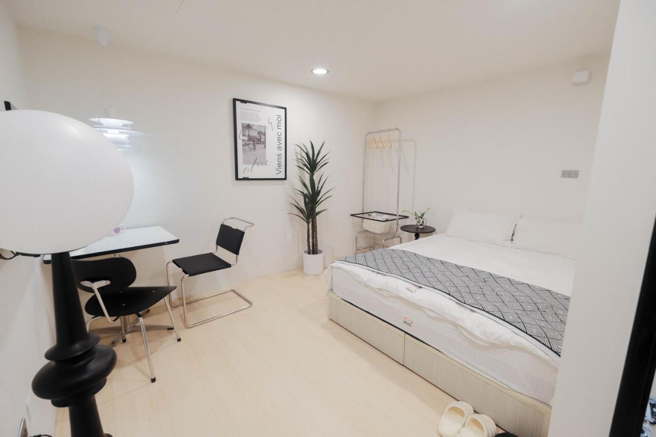 七七漫旅 Seven77 Apartment Tainan Exterior foto